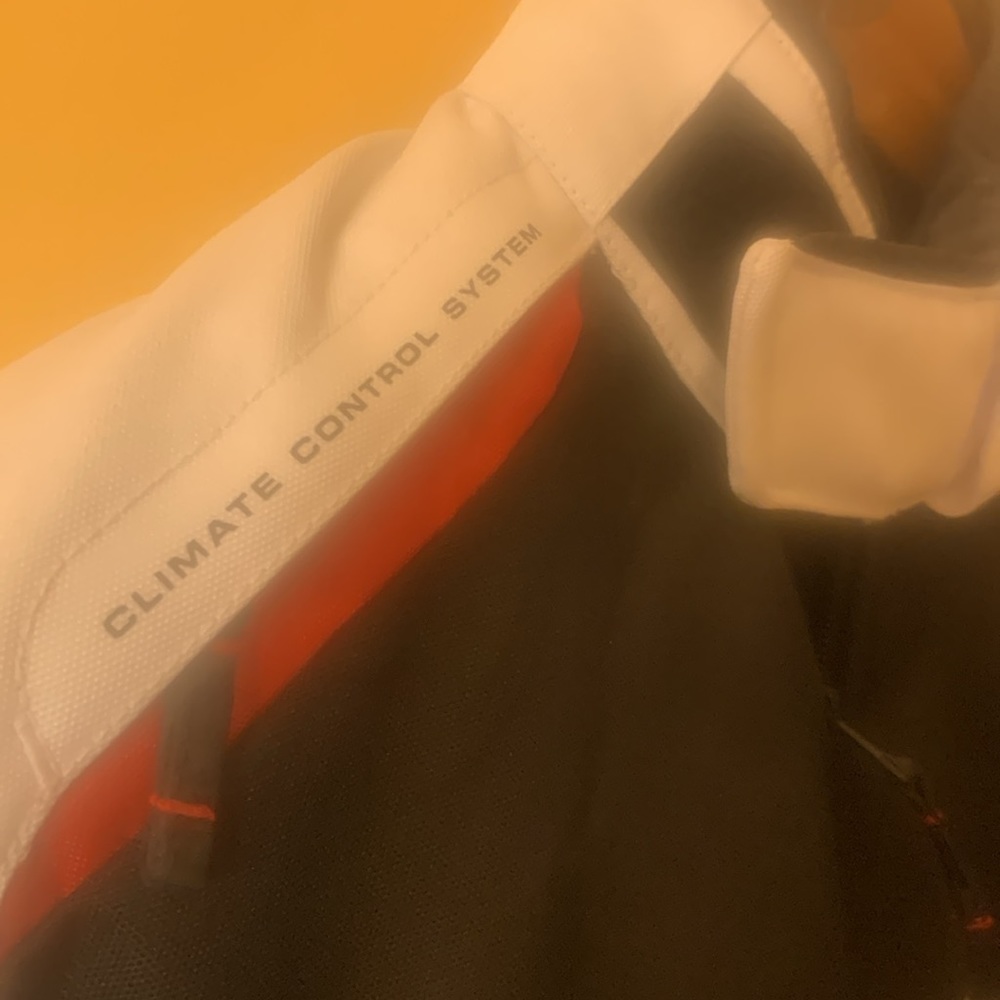 This Alpine star motorcycle jacket is fantastic this was made in Italy